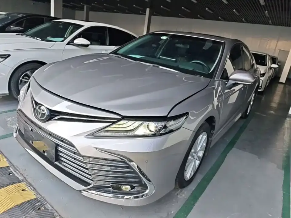 Toyota Camry 2.0G Luxury Edition 2022
