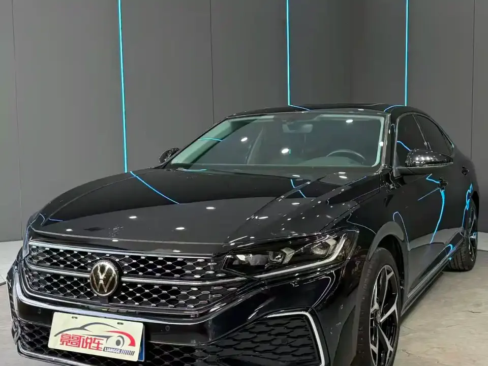 Volkswagen Passat 330TSI Starlight Elite Edition 2023