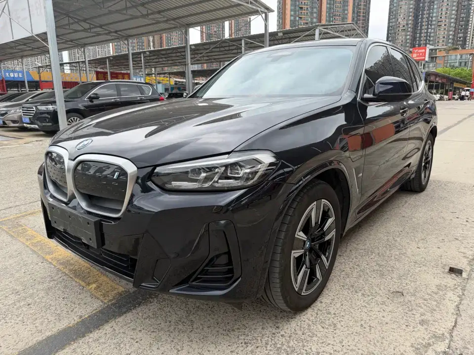BMW iX3 Leading Type 2023
