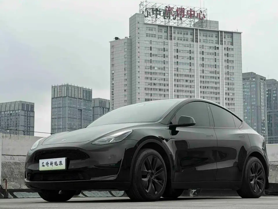 Tesla Model Y Rear-Wheel Drive Edition 2024