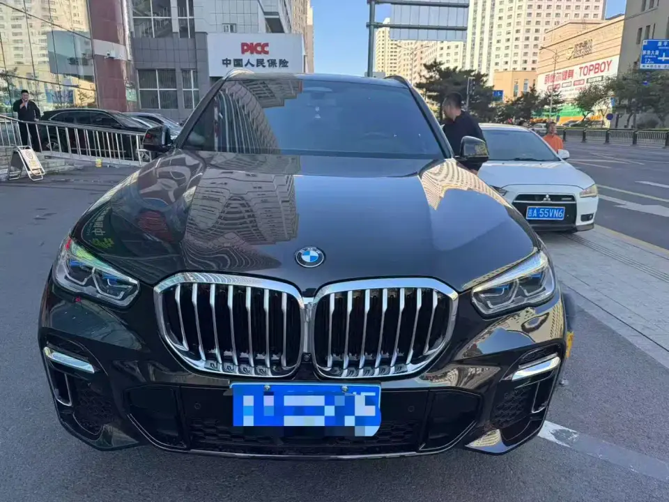 BMW X5 xDrive 40Li Premium M Sport Package 2023