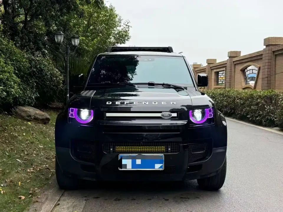 Land Rover Defender 90 2.0T P300 S 2025