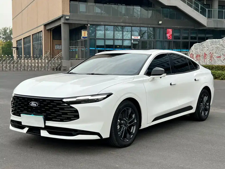 Ford Mondeo 2.0T Fuel Trend 2026
