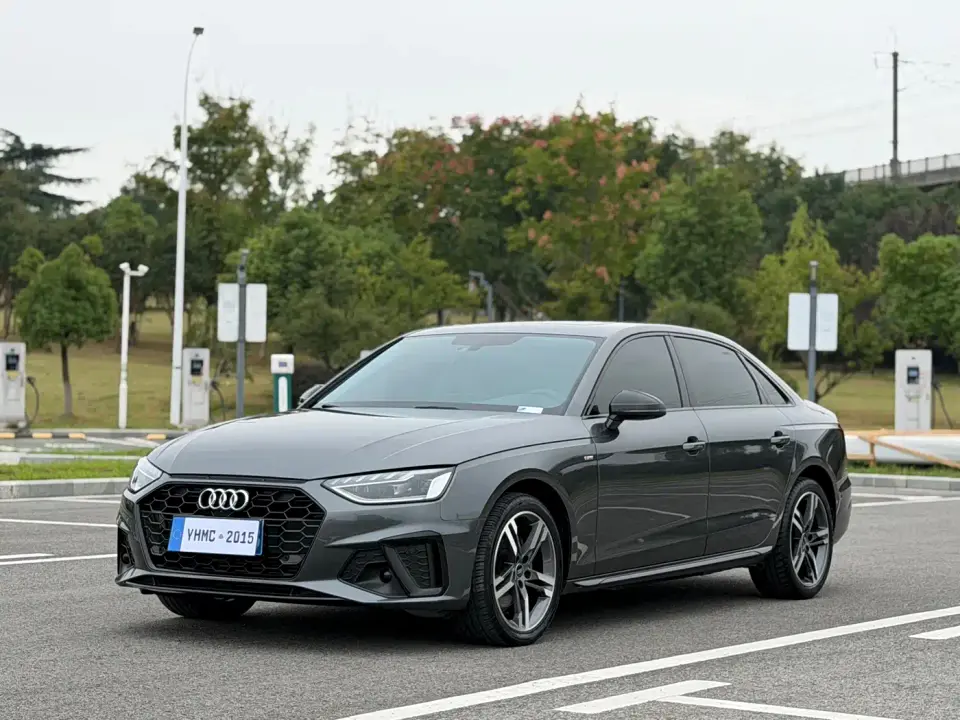 Audi A4L 40 TFSI Luxury Dynamic 2023