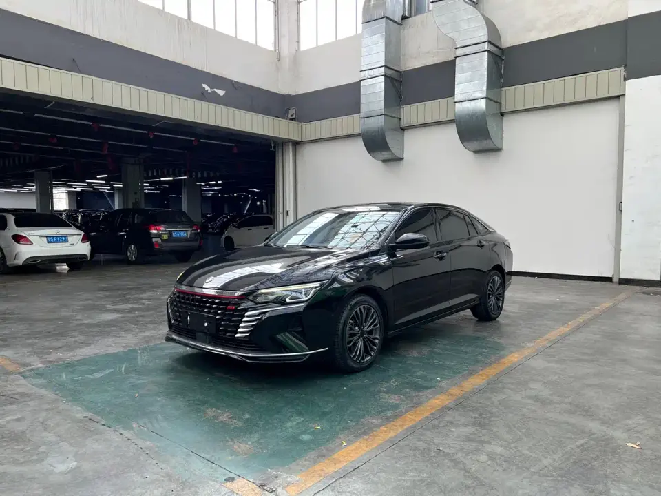Dongfeng Aeolus Yixuan MAX 1.5T Trendy Dad Edition 2022