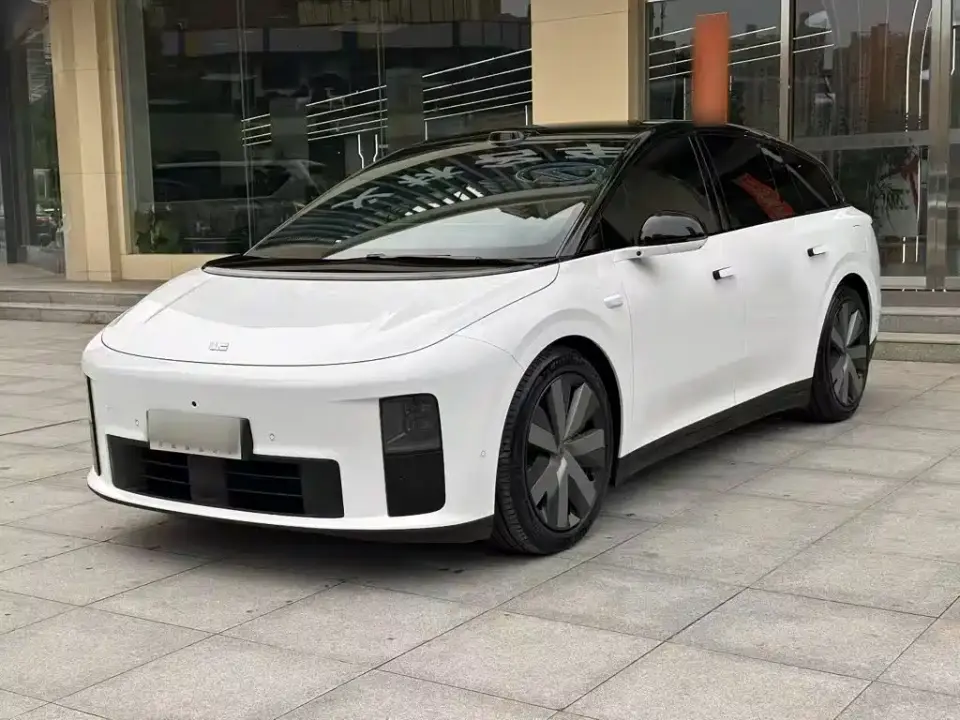 Li Auto i6 4WD Base Model 2026