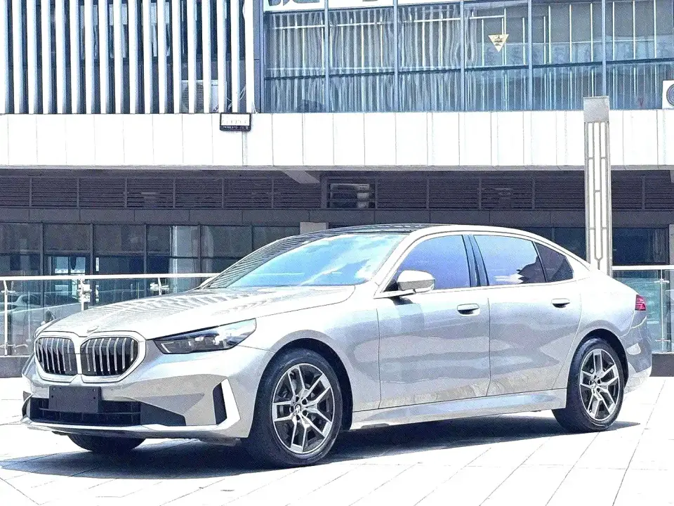 BMW 5 Series 530Li Leading M Sport Package 2024