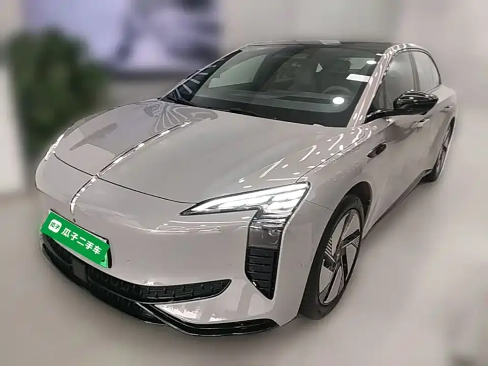 Hongqi EH7 640 AWD Smart Selection Edition 2025