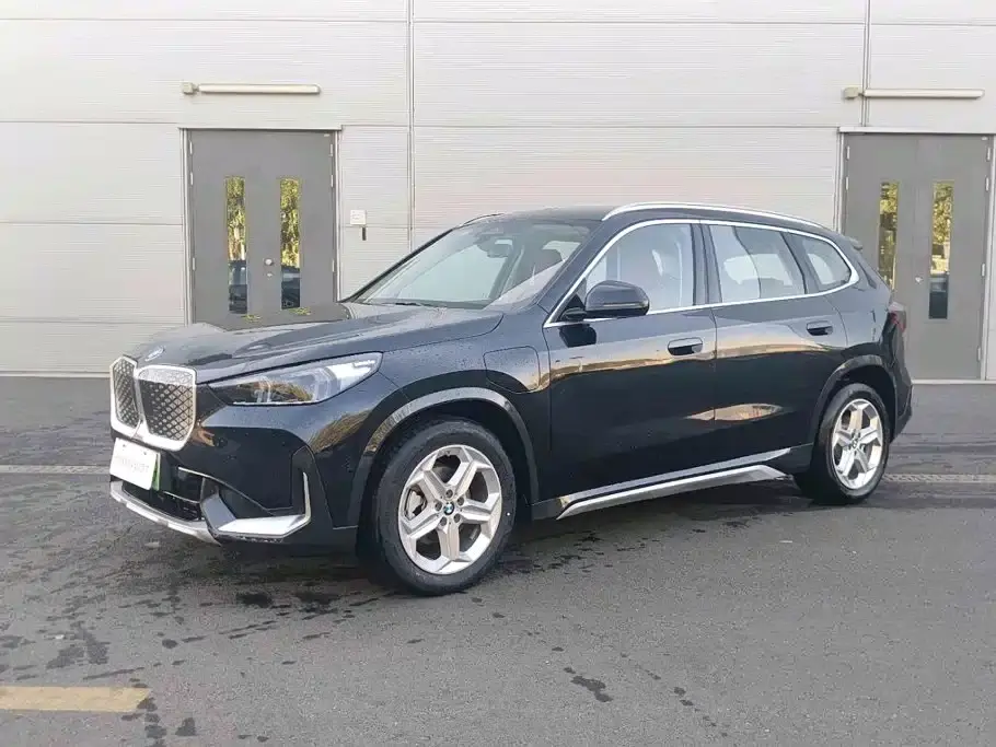BMW iX1 eDrive25L X Design Package 2026
