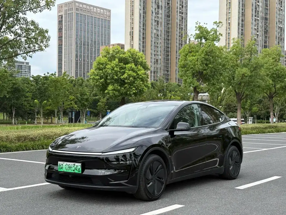 Tesla Model Y Rear-Wheel Drive 2026