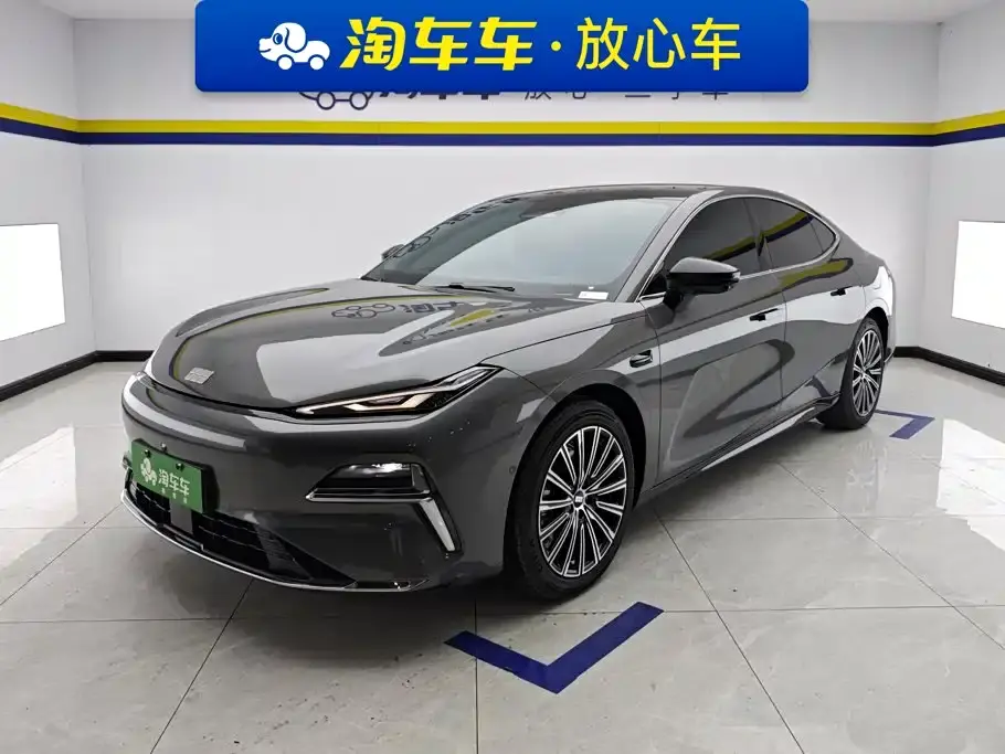 Geely Galaxy Galaxy Xingyao 8 Model 130km EM-i Flagship Edition 2025