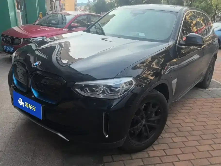 BMW iX3 Leading 2021