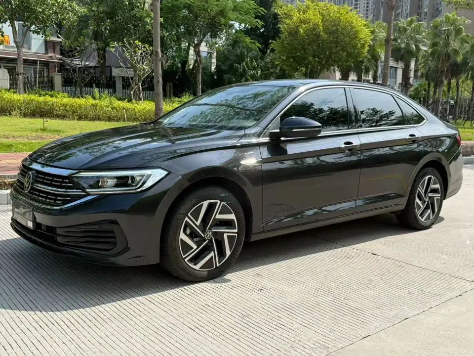 Volkswagen Sagitar 300TSI DSG Surpass Edition 2025