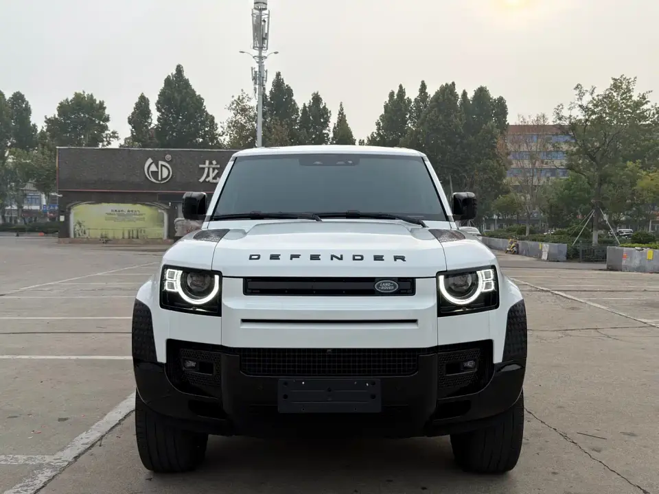 Land Rover Defender 110 3.0T P400 -Dynamic HSE 2025