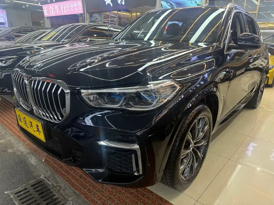 BMW X5 xDrive 30Li Premium M Sport Package 2022