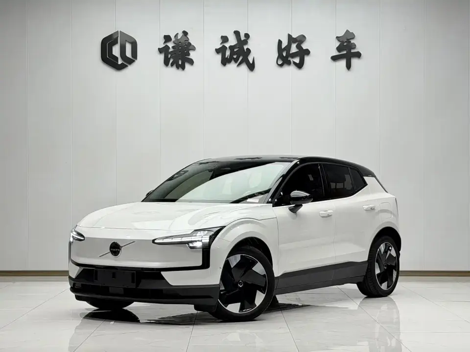 Volvo EX30 Dual Motor AWD High Performance Ultra 2024