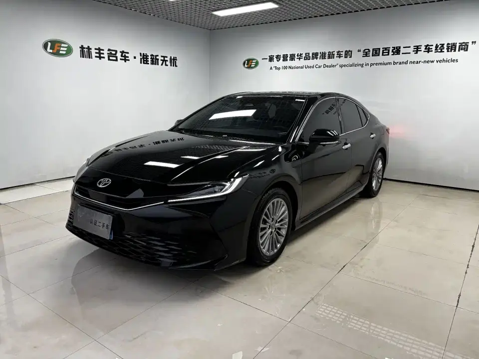 Toyota Camry 2.0GVP Luxury Edition 2025
