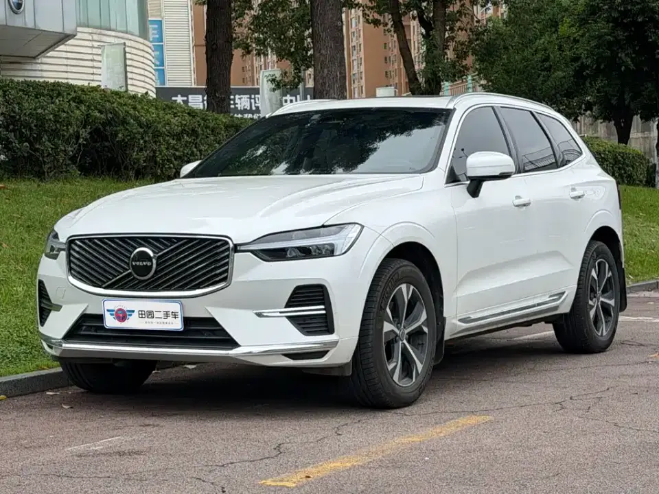 Volvo XC60 Model B5 AWD Smart Elite Luxury 2025