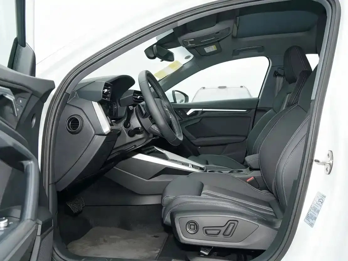 Audi A3 Sportback 35 TFSI Fashion Sport 2023 — фото 8