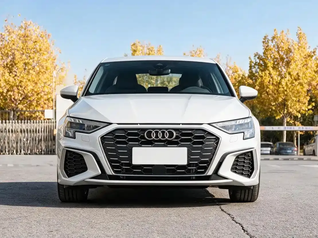 Audi A3 Sportback 35 TFSI Fashion Sport 2023 — фото 2