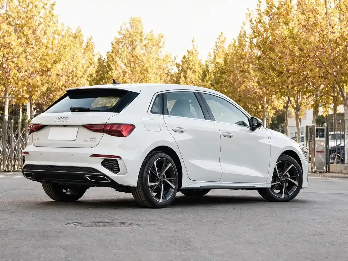 Audi A3 Sportback 35 TFSI Fashion Sport 2023 — фото 4