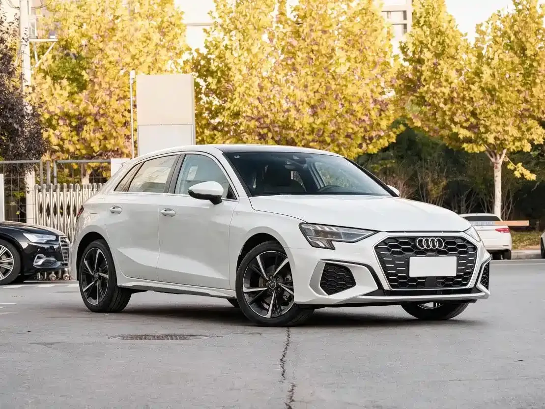 Audi A3 Sportback 35 TFSI Fashion Sport 2023 — фото 3