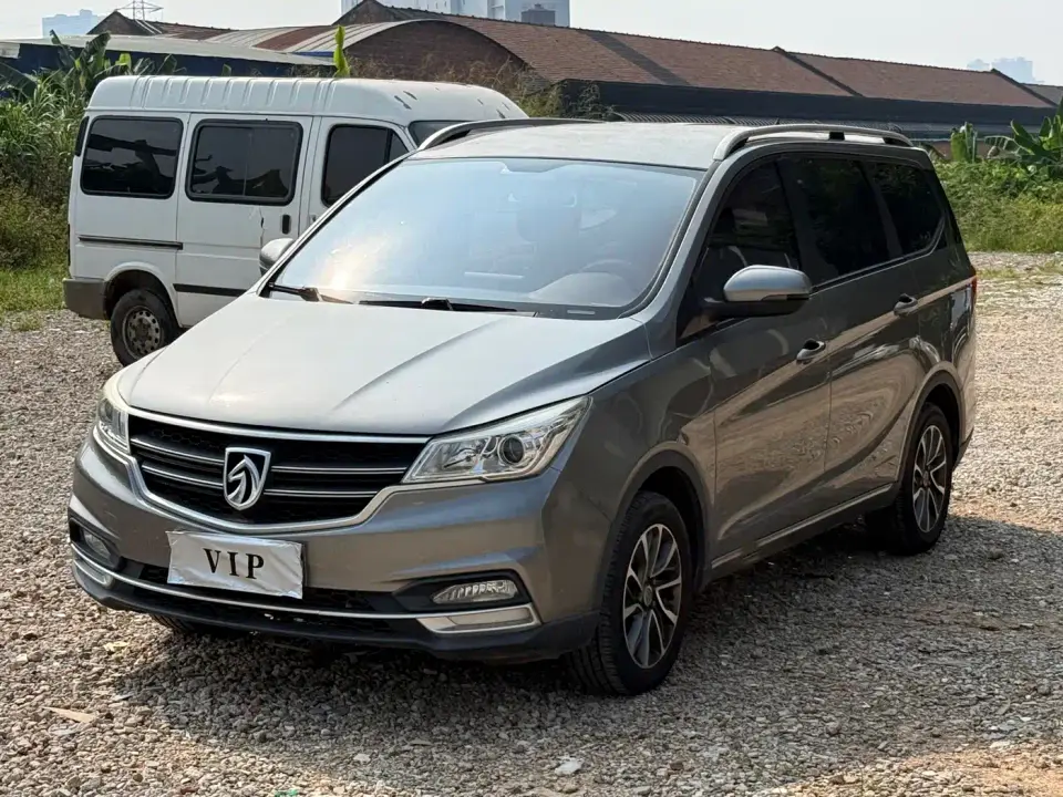 Baojun 730 1.5T Manual Fashion Edition 7-Seater China VI 2019