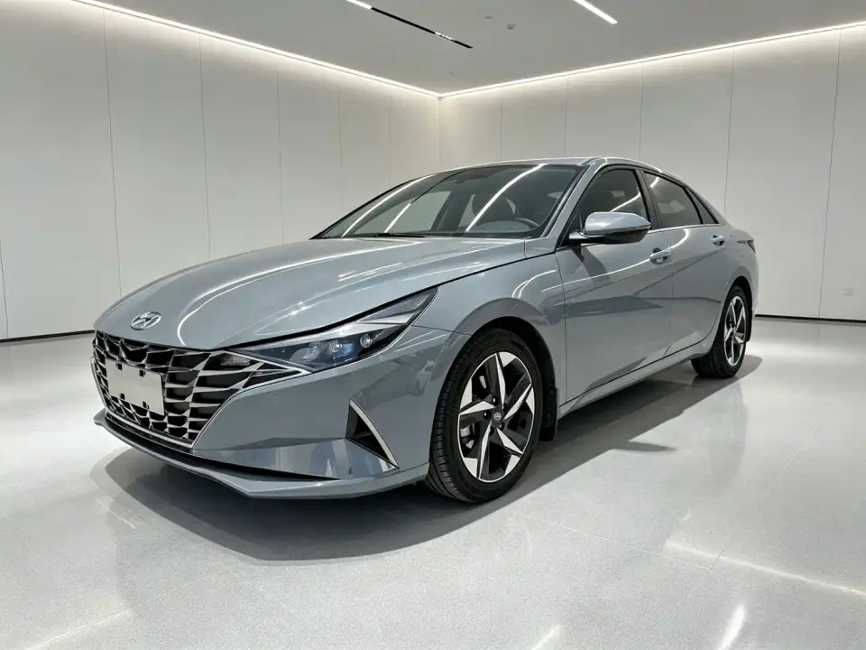 Hyundai Elantra 1.5L CVT LUX Premium Edition 2023