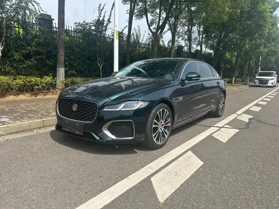 Jaguar XFL 2.0T P250 2WD Premium Luxury 2025