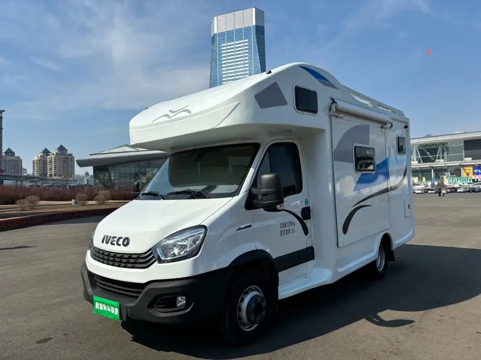Iveco Daily 3.0T Automatic Professional Chassis 6-ton Extended Wheelbase Double-row Chassis F1C 2023