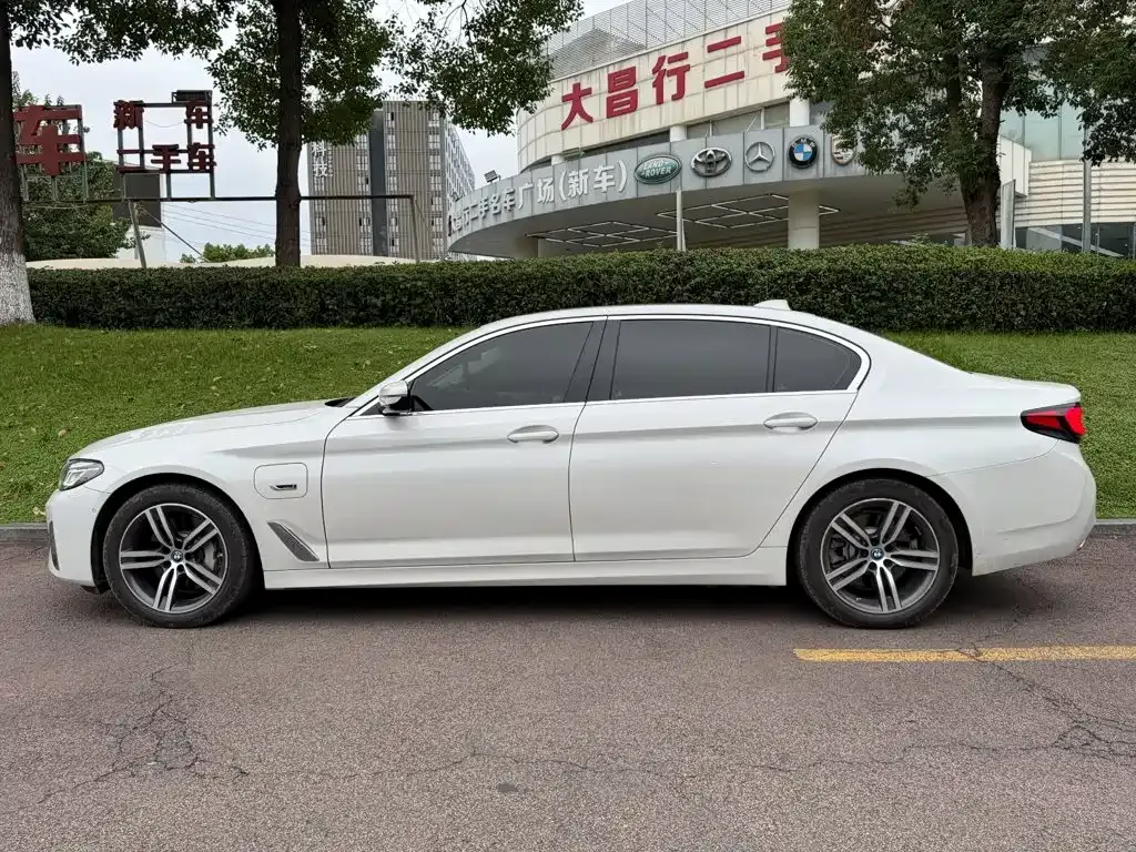BMW 5 Series New Energy 535Le Luxury Package 2021 — фото 3