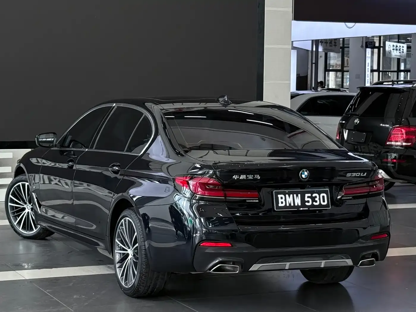 BMW 5 Series 530Li Leading M Sport Package 2023 — фото 4