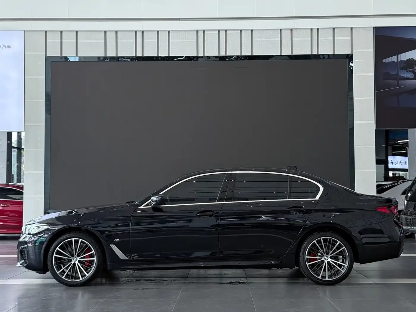 BMW 5 Series 530Li Leading M Sport Package 2023 — фото 3