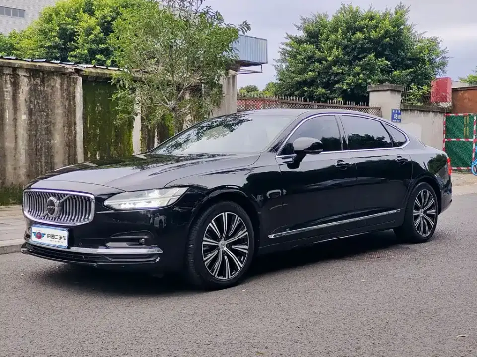 Volvo S90 Model B5 Momentum Luxury Edition 2021