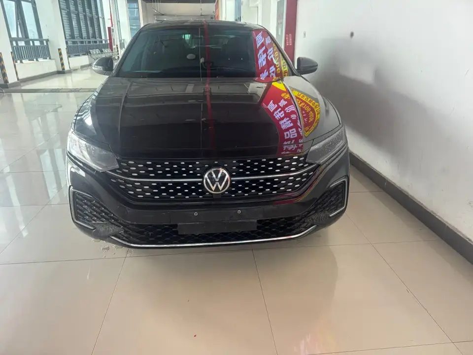 Volkswagen Passat 330TSI Starlight Elite Edition 2023