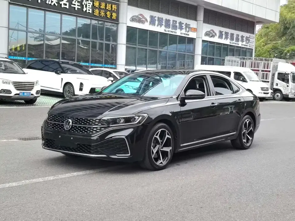 Volkswagen Passat 330TSI Starlight Elite Edition 2023