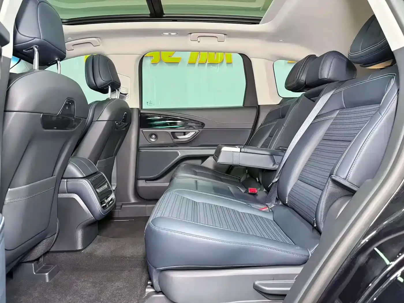 Lincoln Nautilus 2.0T 4WD Prestige Edition 2023 — фото 14