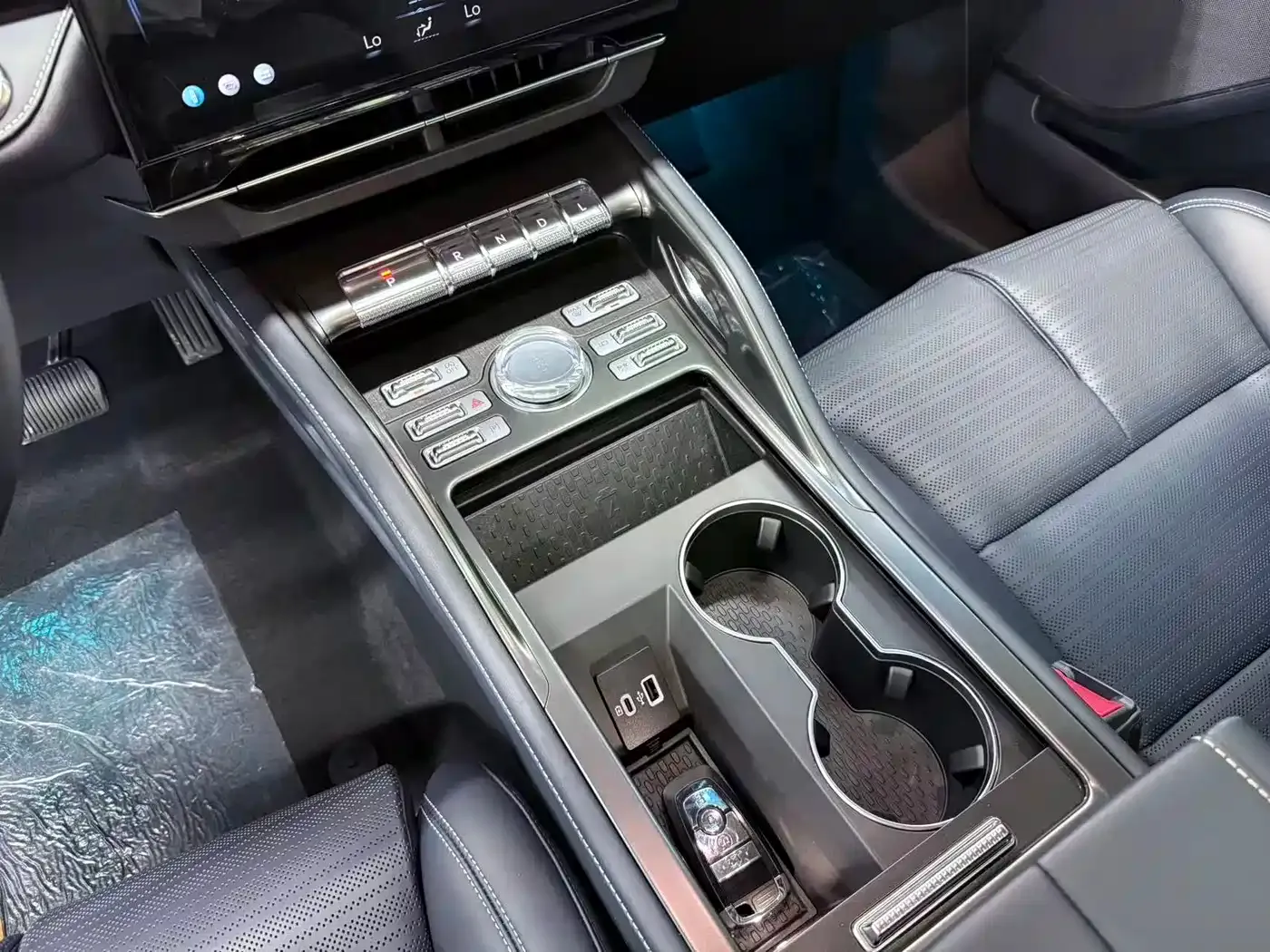 Lincoln Nautilus 2.0T 4WD Prestige Edition 2023 — фото 19
