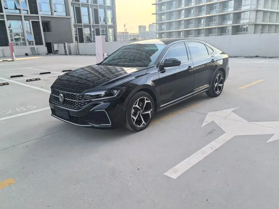 Volkswagen Passat 380TSI Starlight Dragon Soaring Edition 2024
