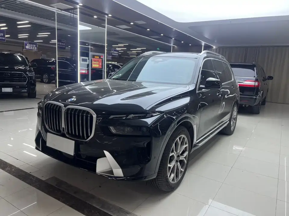 BMW X7 xDrive40i Leading Luxury Package 2023
