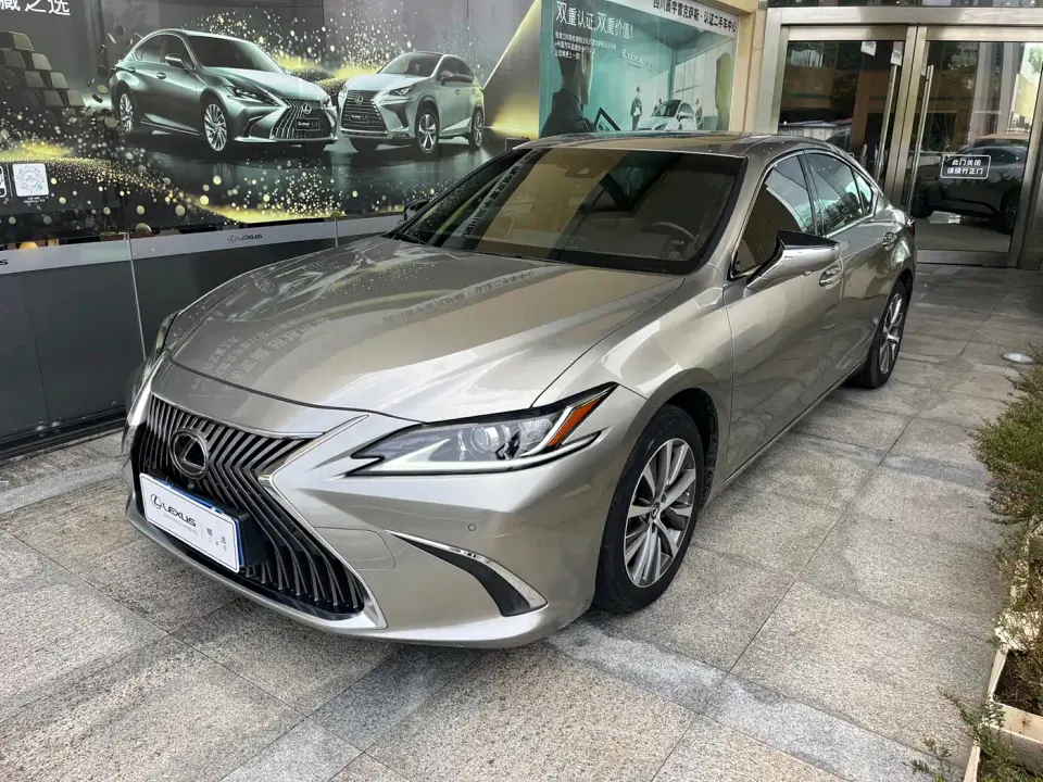 Lexus ES 260 Excellence Edition China VI 2019