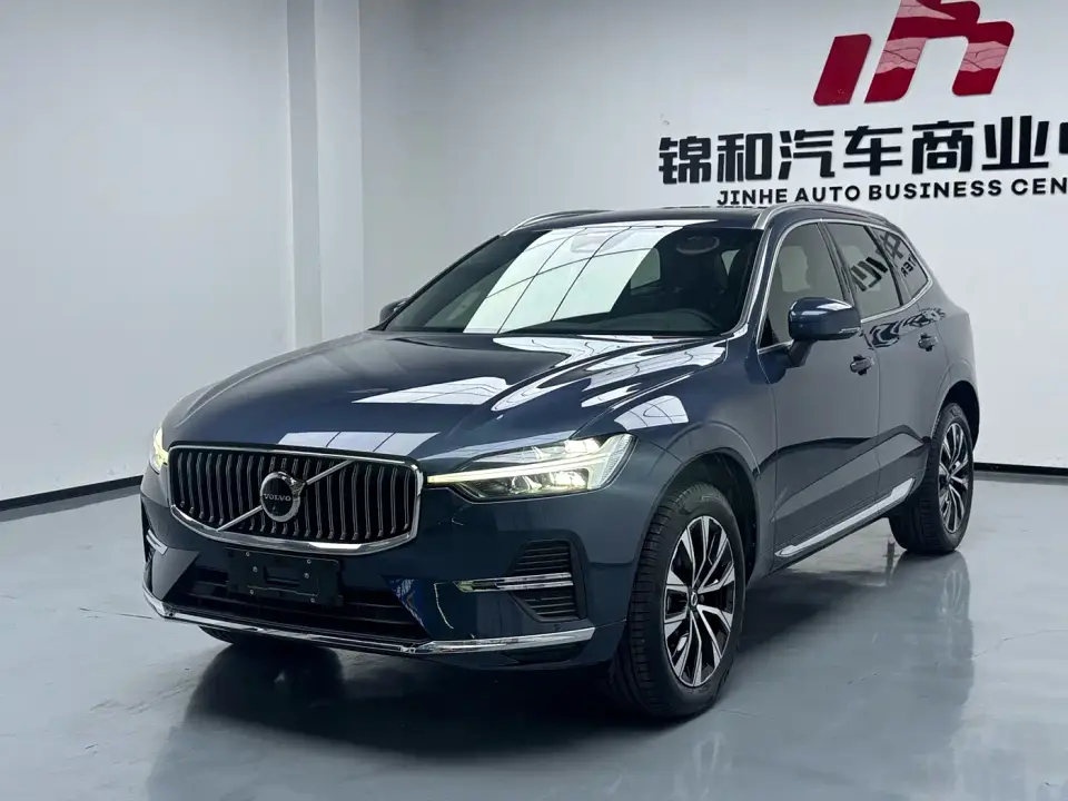 Volvo XC60 B5 4WD Intelligent Sport Edition 2025