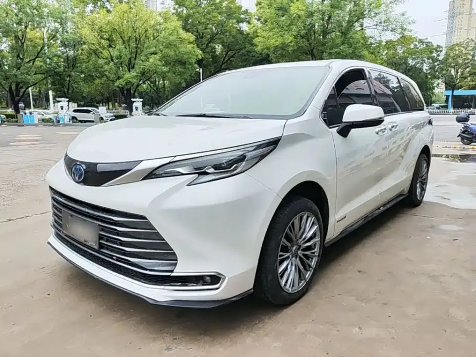 Toyota Sienna 2.5L Hybrid Premium Edition 2022