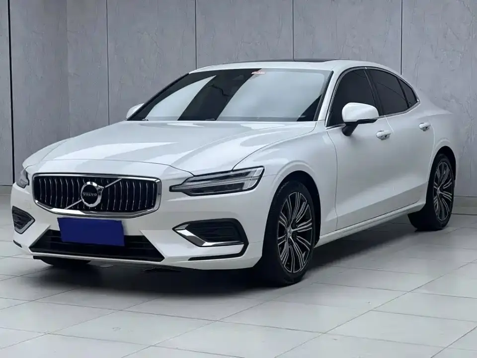 Volvo S60 B4 Smart Vision Luxury Edition 2022