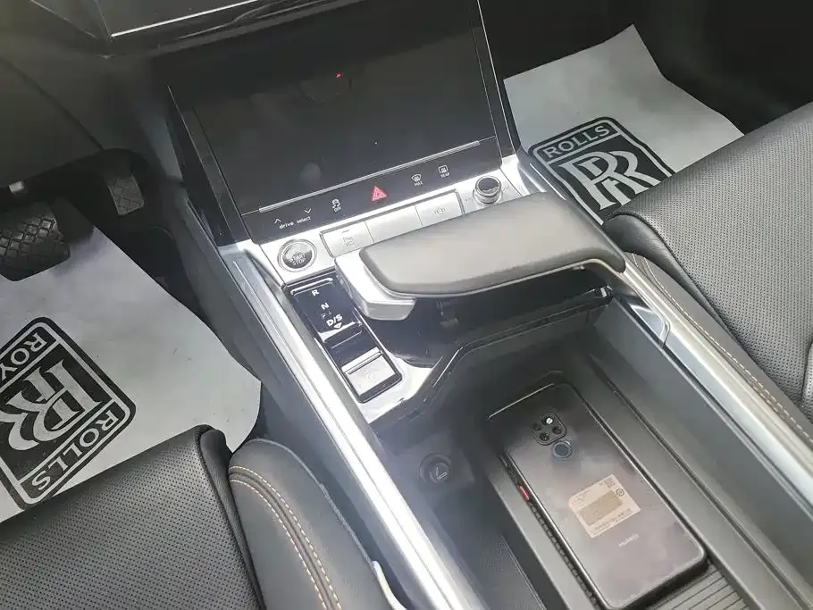 Audi e-tron 50 quattro Luxury 2023 — фото 16