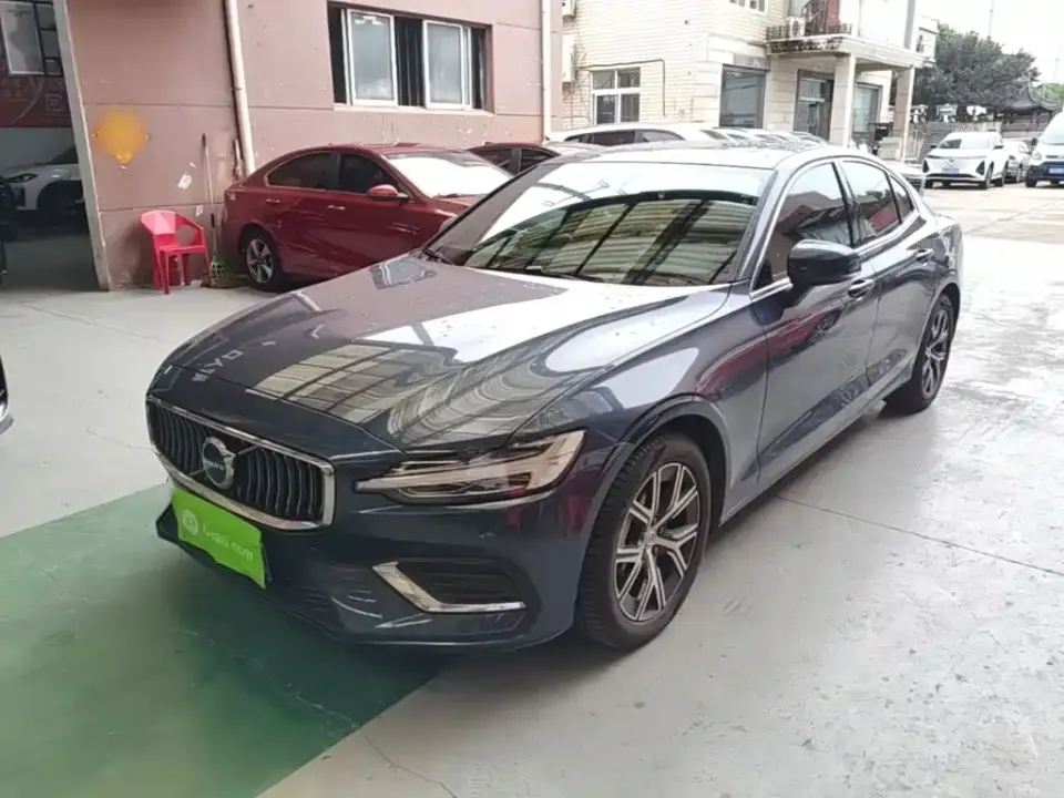 Volvo S60 B4 Smart Luxury Edition 2026