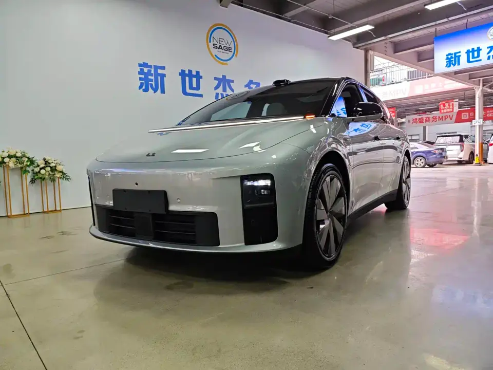 Li Auto i6 4WD Base Model 2026