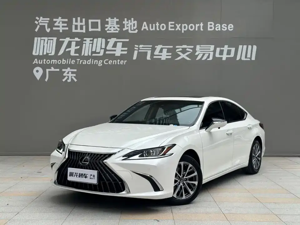 Lexus ES 200 Excellence Edition 2024