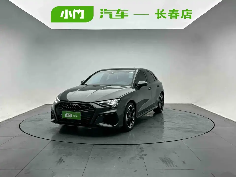 Audi A3 Model Sportback 35 TFSI Luxury Sport 2023