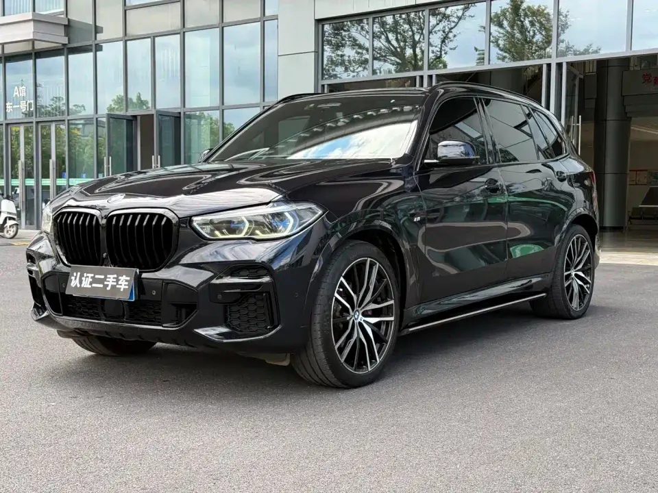 BMW X5 Model xDrive 40Li M Sport Package 2022